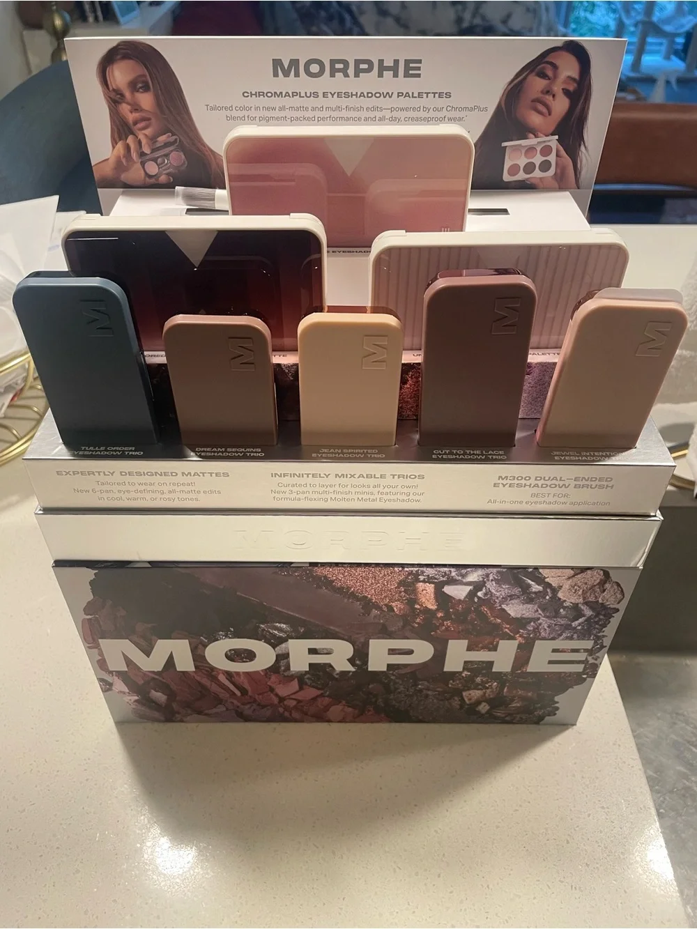 Morphe Eyeshadow Palette - Mauve, Rose, Taupe & Deep Brown Shades